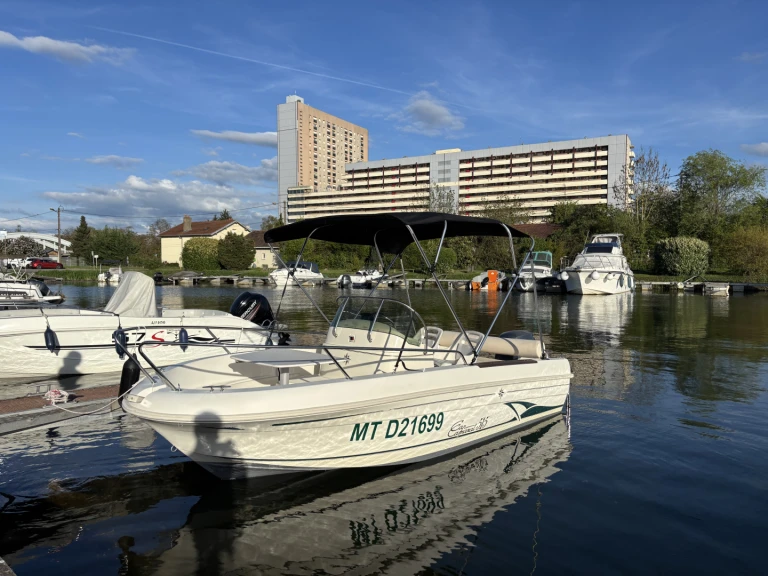 Verhuur Motorboot Jeanneau met vaarbewijs