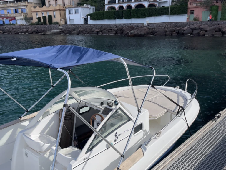 Bootverhuur Bénéteau Ombrine 630 in Mandelieu-la-Napoule via SamBoat