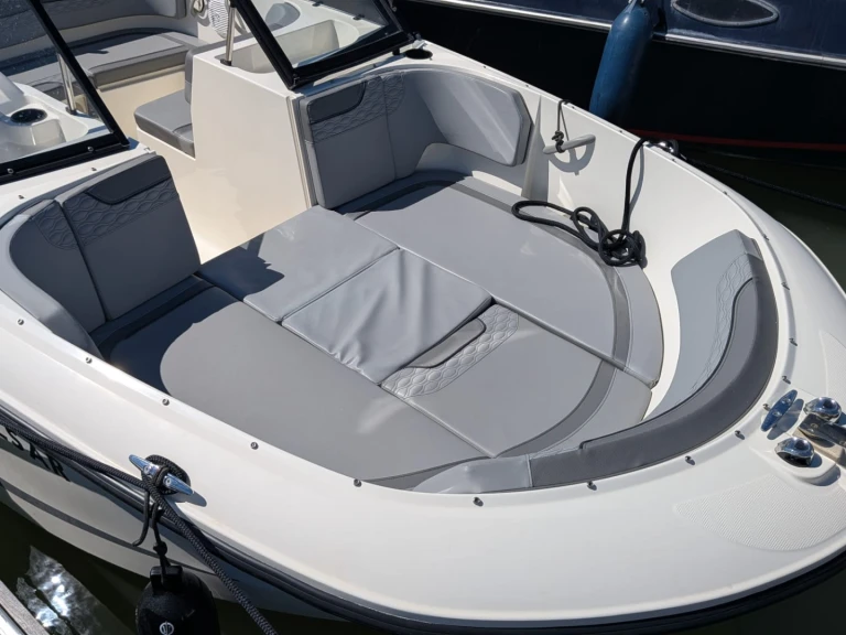 Verhuur Motorboot Bayliner met vaarbewijs