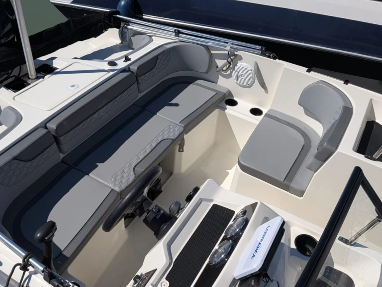 Huur Motorboot met of zonder schipper Bayliner in La Rochelle