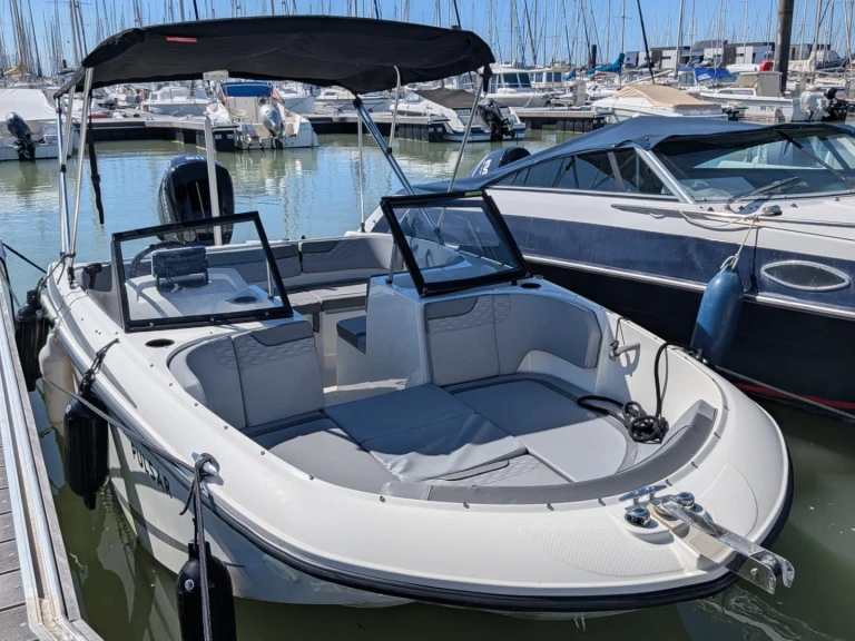 Motorboot te huur in La Rochelle voor de beste prijs