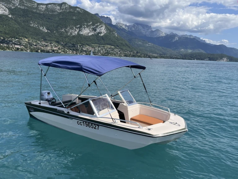 Motorboot te huur in Annecy voor de beste prijs