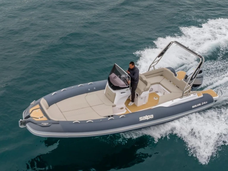 Bootverhuur Salpa Soleil 24.5 in Trogir via SamBoat