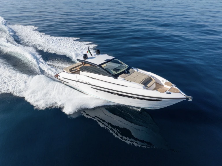 Huur Motorboot met of zonder schipper Ryo in Napels