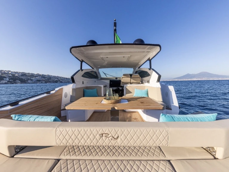 Verhuur Motorboot Ryo met vaarbewijs