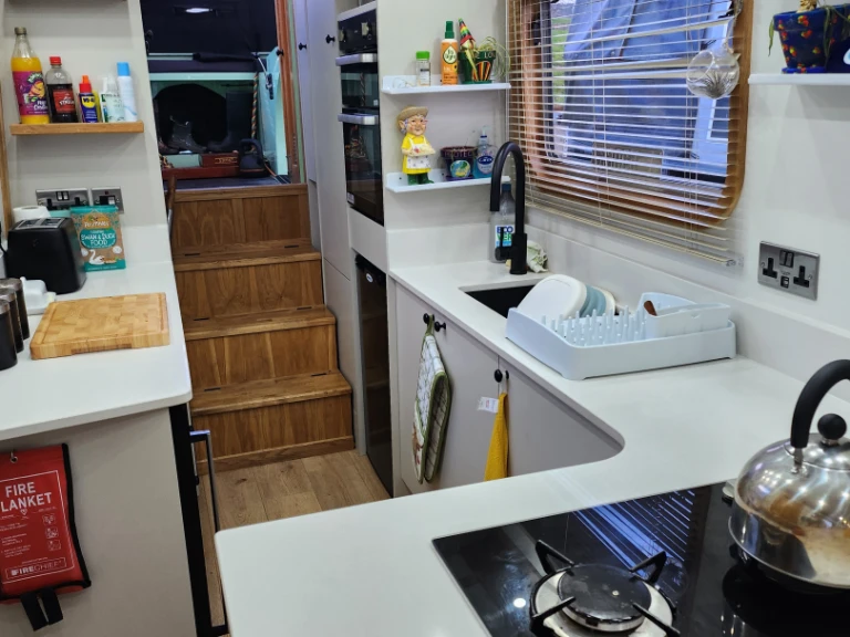 Custom Made Russells te huur van particulier of professional in Adlington