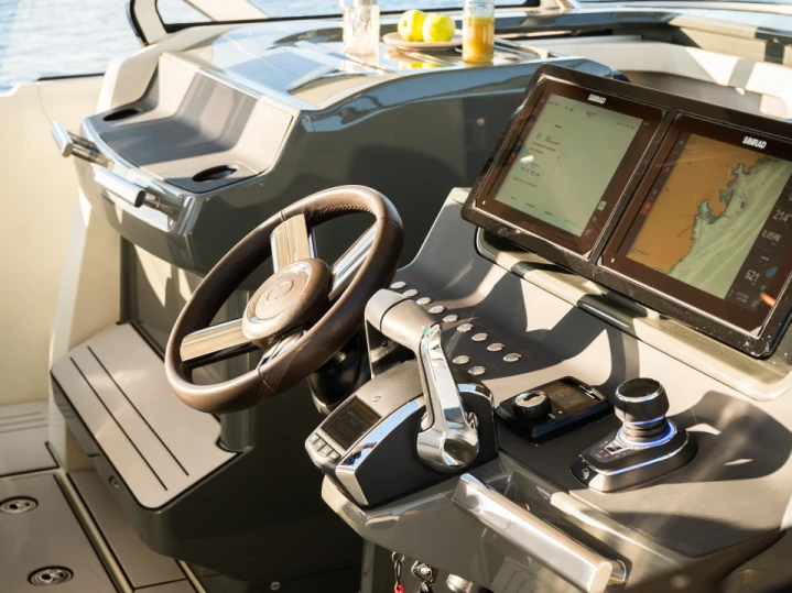 Huur een YOT YOT 36 in Saint-Raphaël