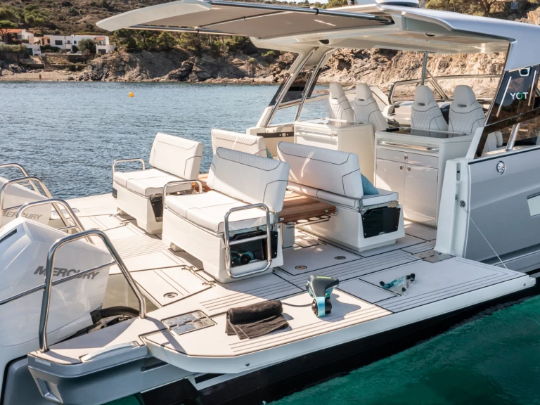 Verhuur Catamaran in Saint-Raphaël - YOT YOT 36