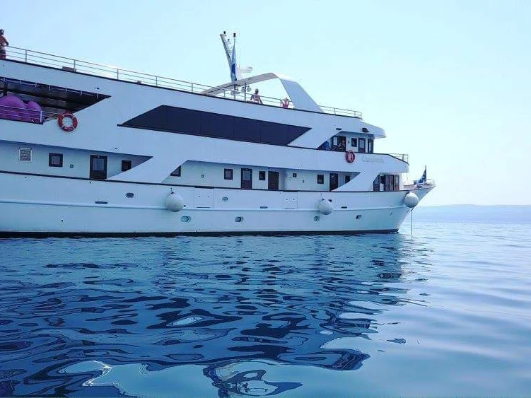 Verhuur Zeilboot Custom Made met vaarbewijs