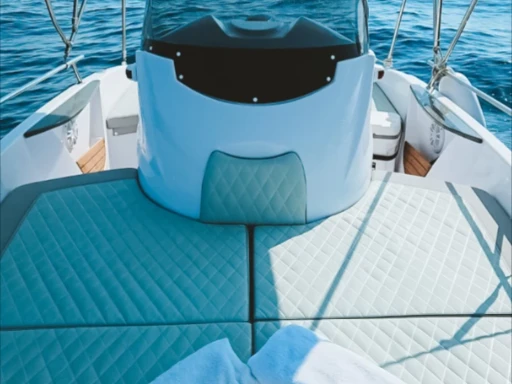 Verhuur Motorboot Romar met vaarbewijs