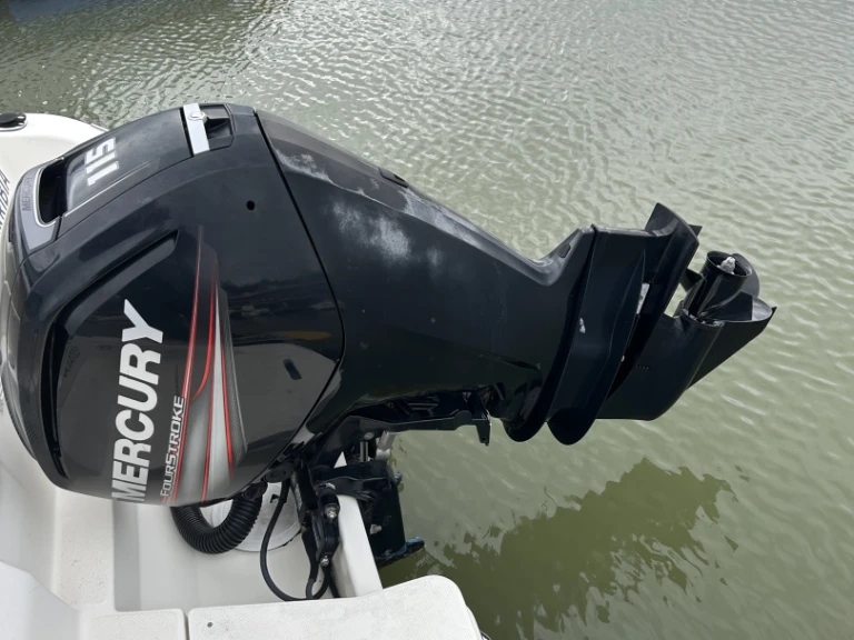 Bootverhuur Hondarribia goedkoop Activ 605 Open