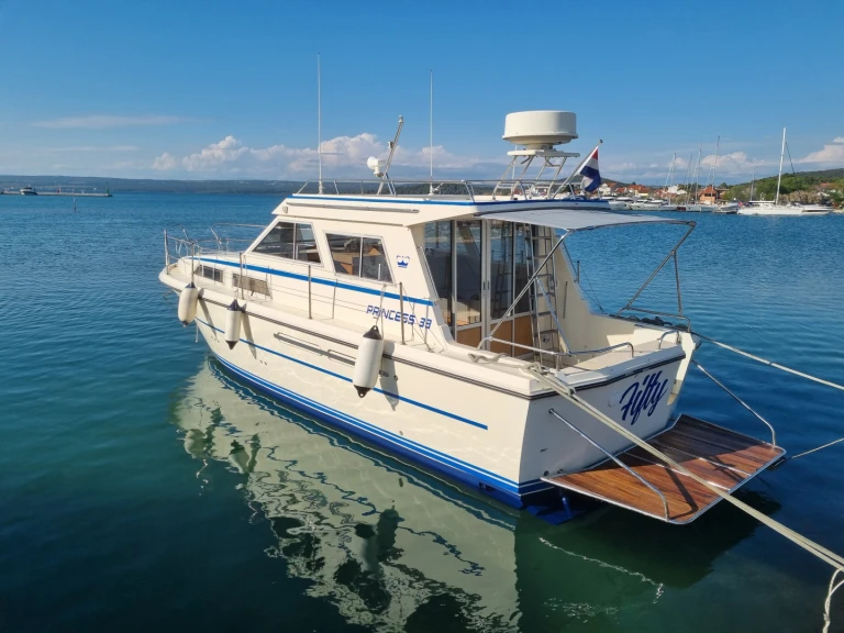 Verhuur Motorboot Princess met vaarbewijs