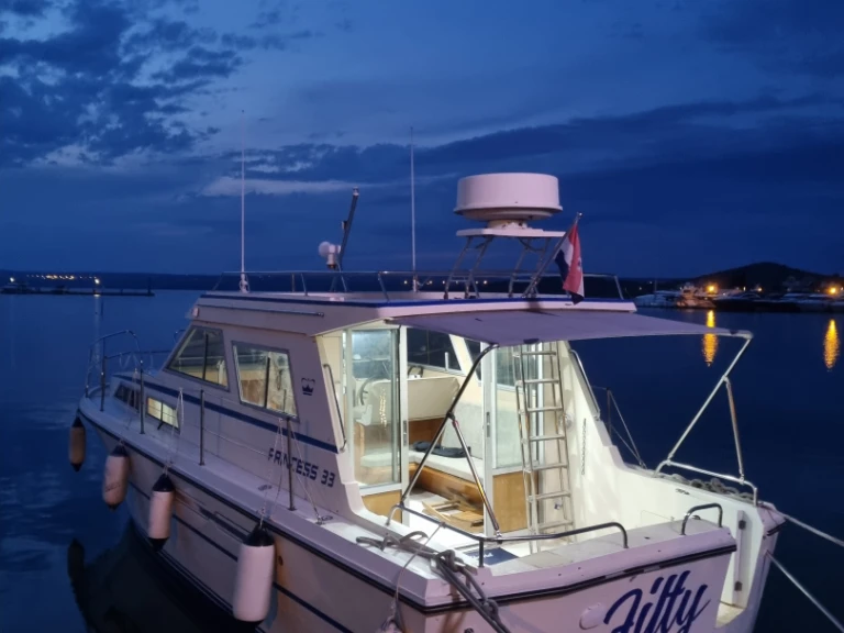 Princess Princess 33 te huur van particulier of professional in Šibenik