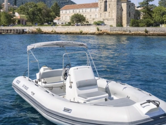 Huur een Adventure Vestra V 6.50 in Mandelieu-la-Napoule