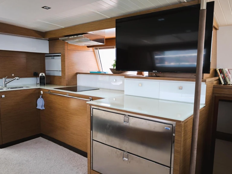 Verhuur Catamaran in Marina di Stabia - Fountaine Pajot Cumberland 47 LC