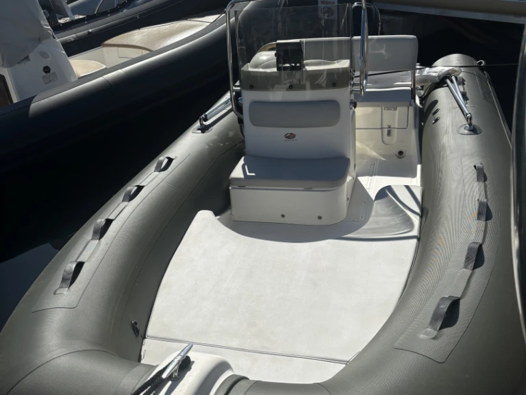 Jachthuur in Porto-Vecchio - Capelli 500 moteur 2 temps via SamBoat