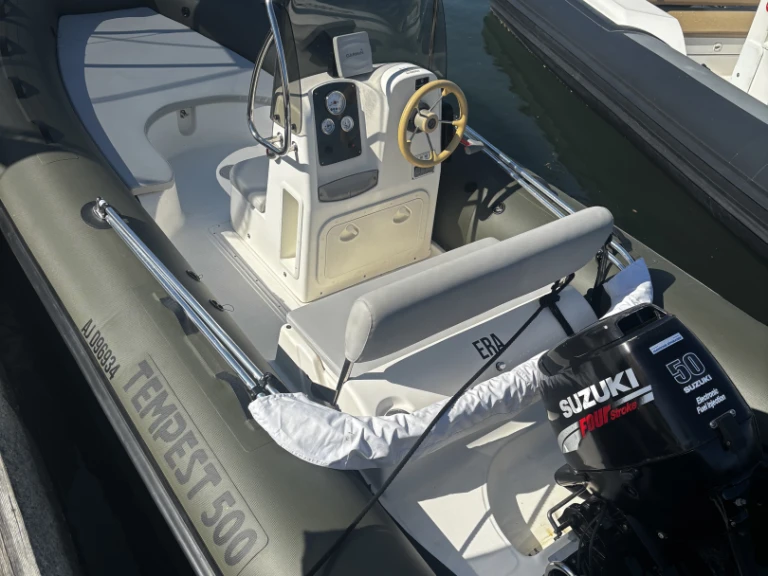 Huur een Capelli 500 moteur 2 temps in Porto-Vecchio