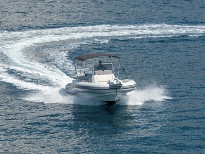 Verhuur RIB in Fréjus - Wellcraft Martinique 2600