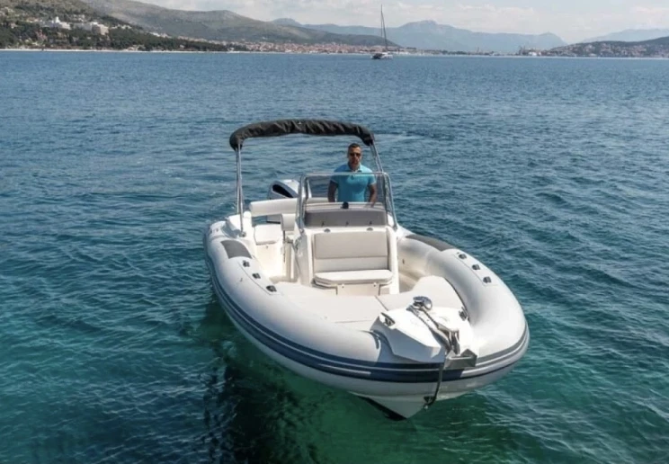 Huur RIB met of zonder schipper Wellcraft in Fréjus