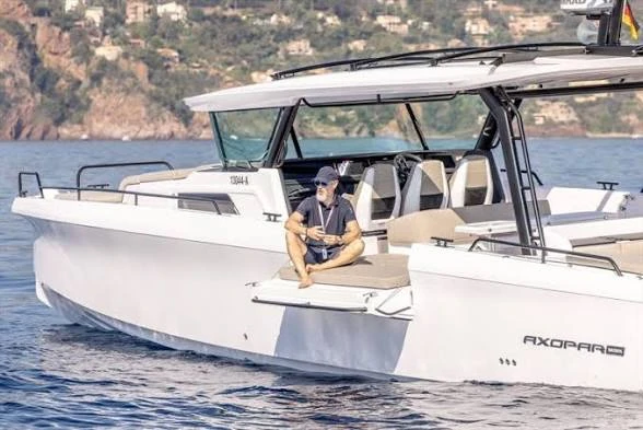 Verhuur Motorboot Axopar met vaarbewijs