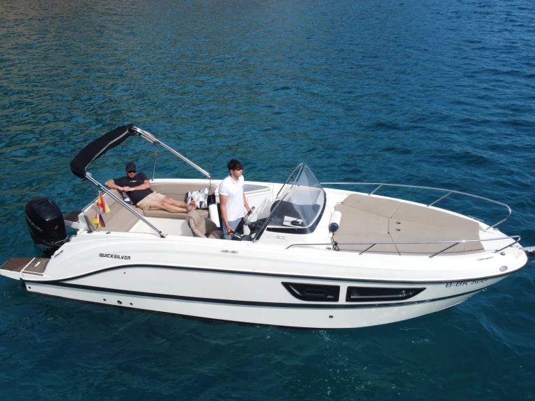 Bootverhuur Port d'Alcudia goedkoop Activ 805 Sundeck
