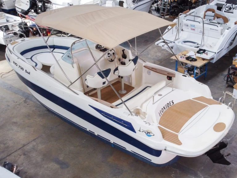 Verhuur Motorboot Rio met vaarbewijs