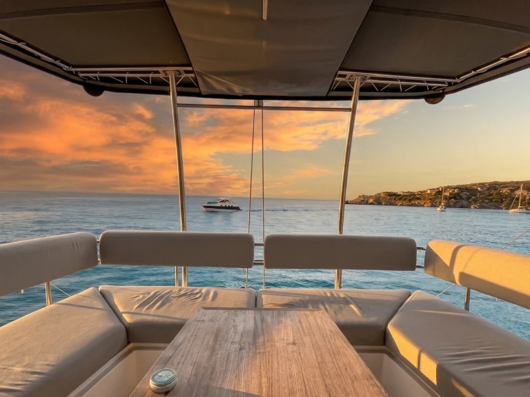 Bootverhuur Álimos goedkoop Nautitech 46 Fly