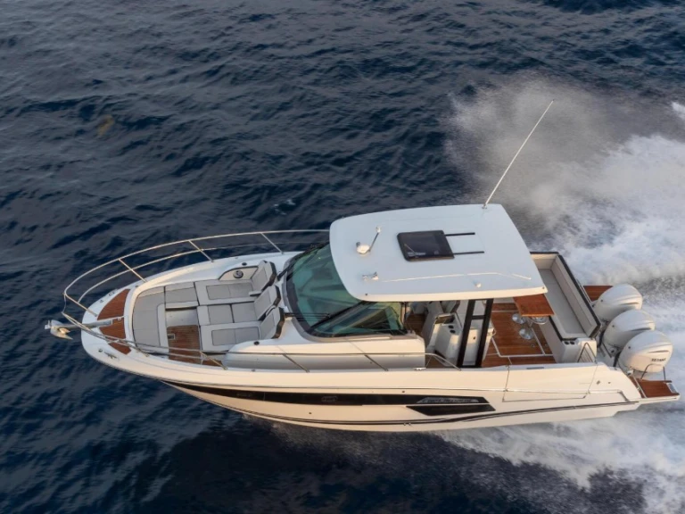 Verhuur Motorboot Bénéteau met vaarbewijs