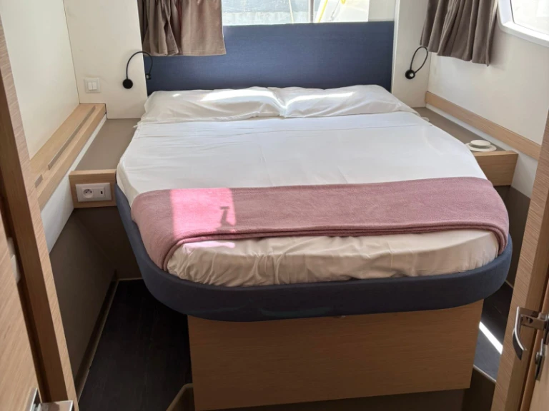 Jachthuur in Furnari - Fountaine Pajot Astrea 42 via SamBoat