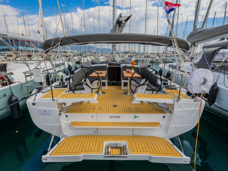 Bootverhuur Hanse Hanse 410 in Šibenik via SamBoat