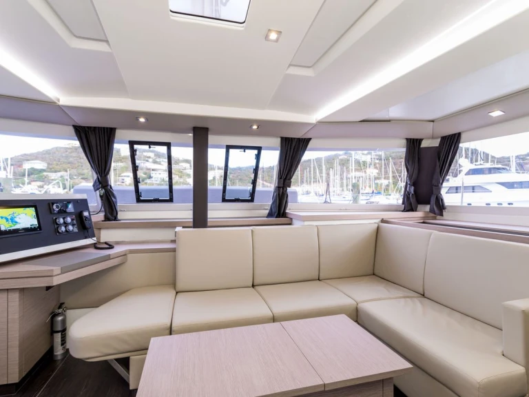 Bootverhuur Fountaine Pajot Astrea 42 in Tortola via SamBoat