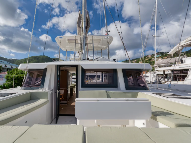 Bootverhuur Tortola goedkoop Bali 4.6