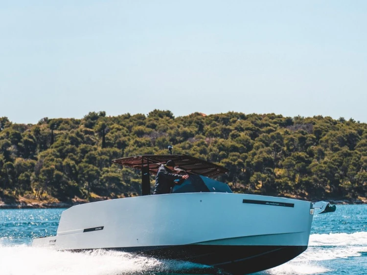 Verhuur Motorboot in Seget Donji - De Antonio De Antonio D28 Open