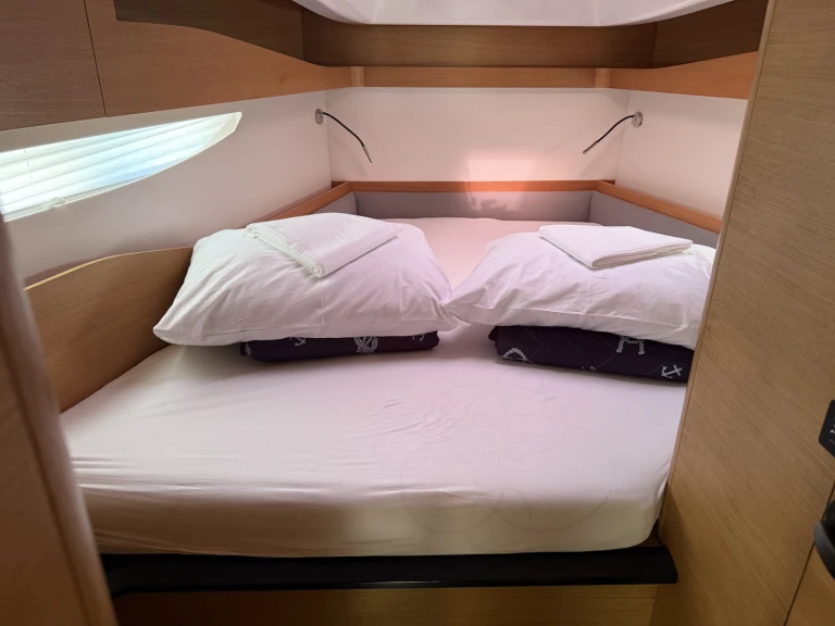 Huur een Elan Elan E6 in Split