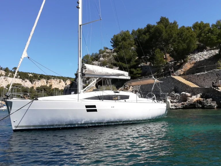 Huur een Elan Impression 35 in Marseille