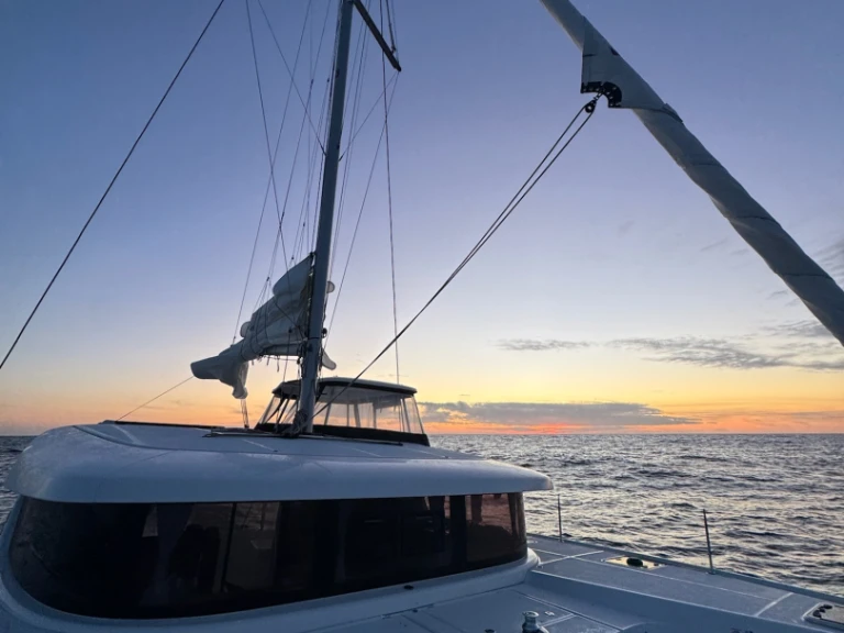 Verhuur Catamaran Lagoon met vaarbewijs