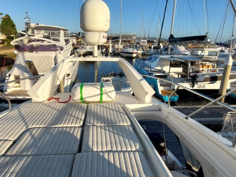 Verhuur Jacht in Dubai Marina - Sunseeker Manhattan 66