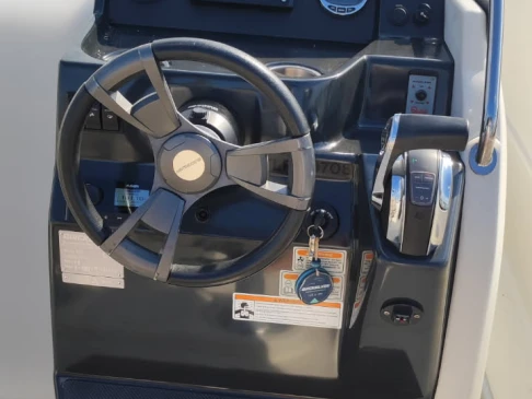 Motorboot te huur in Six-Fours-les-Plages voor de beste prijs