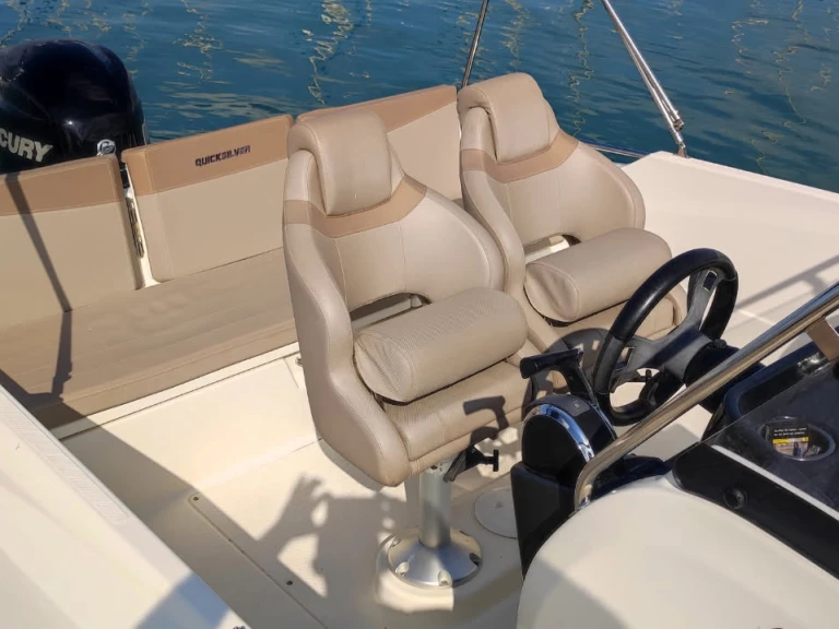 Quicksilver Quicksilver 675 Open Activ te huur van particulier of professional in Six-Fours-les-Plages