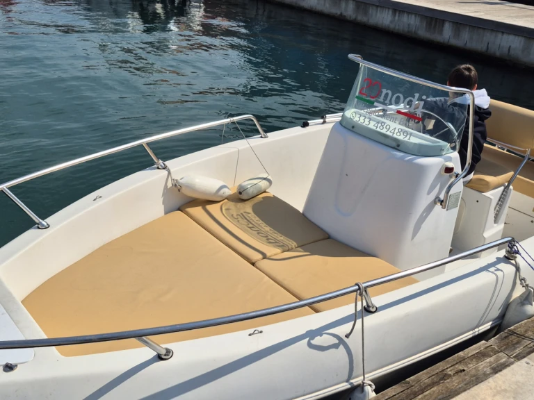 Bootverhuur BLU LINE Schizzo 520 in La Spezia via SamBoat