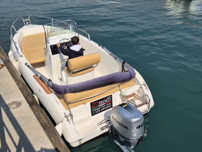 Verhuur Motorboot BLU LINE met vaarbewijs