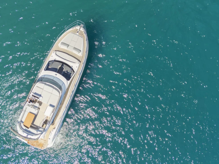 Bootverhuur Azimut Azimut 53 Fly in Tivat via SamBoat