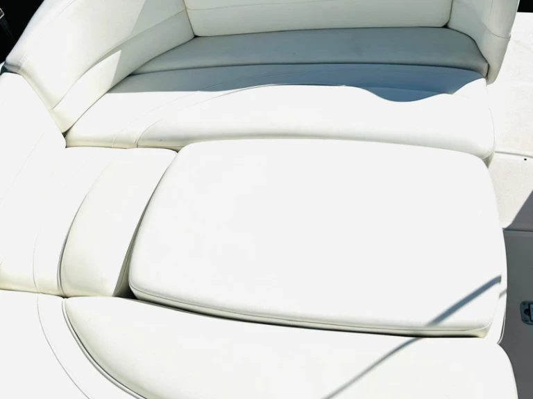 Four Winns Vista 248 te huur van particulier of professional in Saint-Raphaël