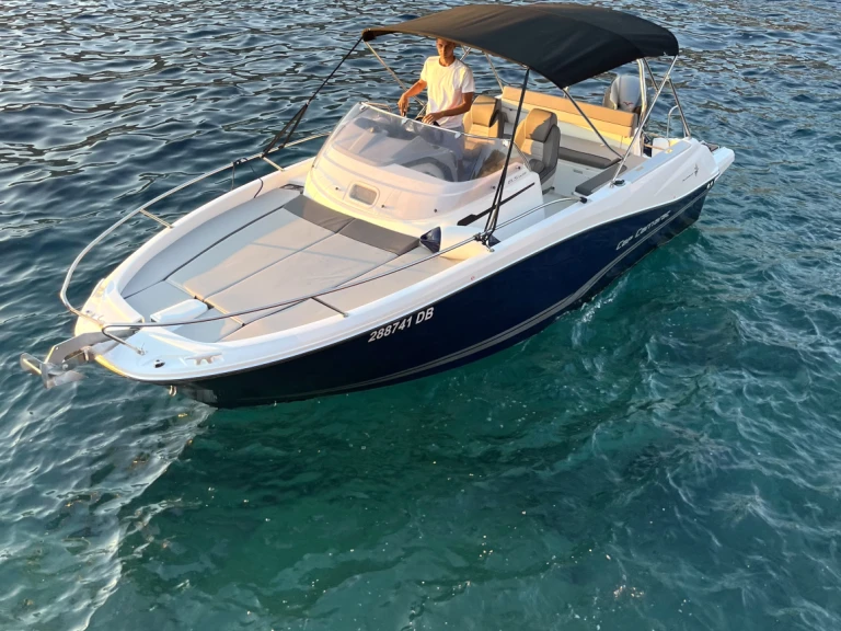 Huur een Jeanneau Cap Camarat 6.5 WA Serie 3 in Dubrovnik