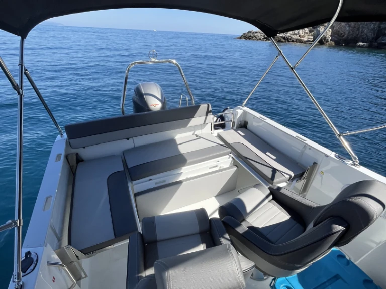 Bootverhuur Jeanneau Cap Camarat 6.5 WA Serie 3 in Dubrovnik via SamBoat