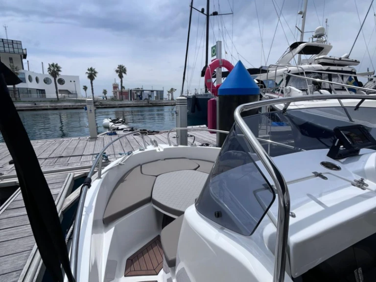 Huur een trident 530 Sport in Port d'Alicante