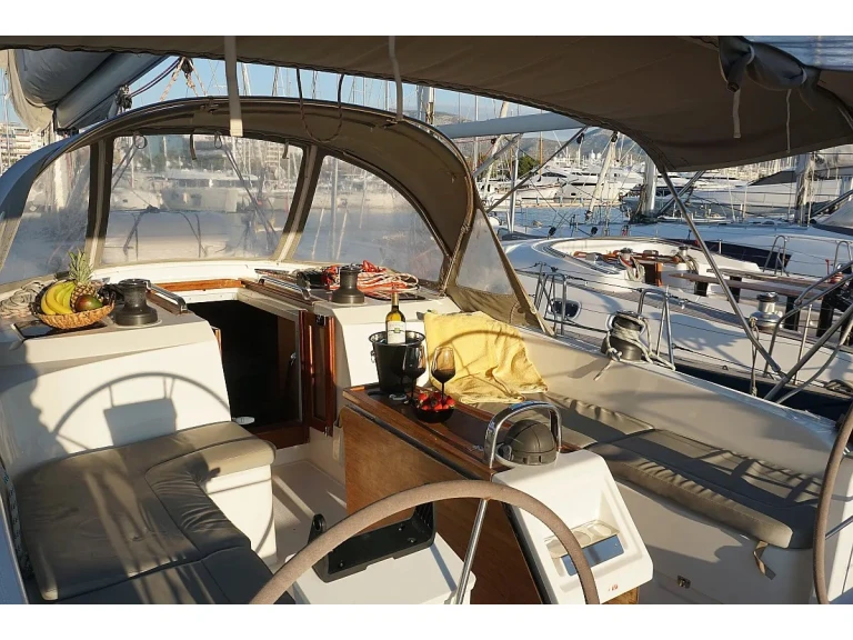 Huur een Bavaria Bavaria Cruiser 51 (5 cab.) in Álimos