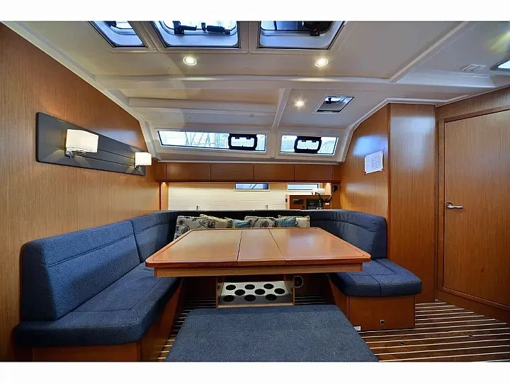 Bootverhuur Bavaria Cruiser 46 in Álimos via SamBoat