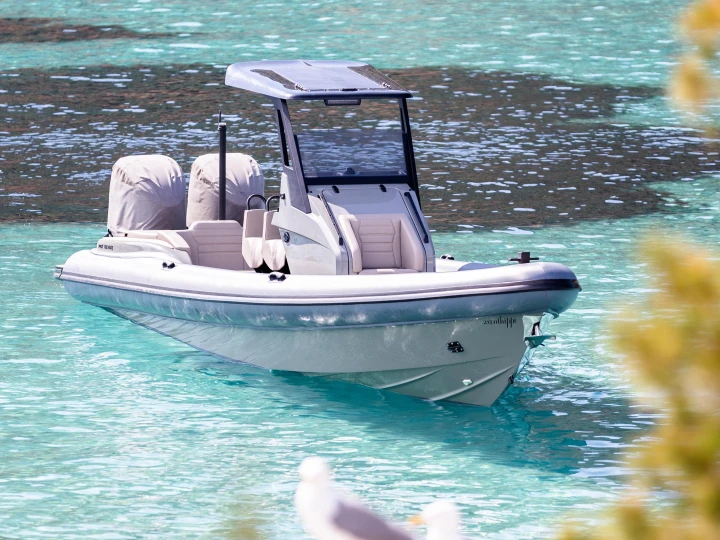 Huur een Rock Marine Rock 30 in Álimos