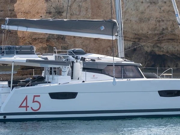 Verhuur Catamaran Fountaine Pajot met vaarbewijs